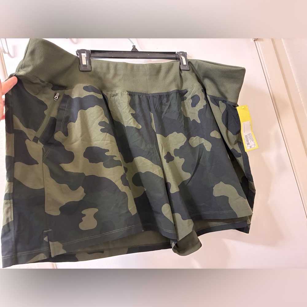 All In Motion Womens Plus Size 3X Camouflage Shorts Zip Pockets Cinch Waist